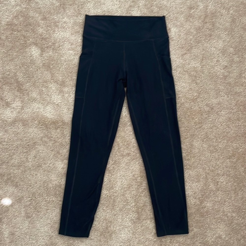 Abercrombie workout leggings with pockets- Buttery Soft & Stretchy